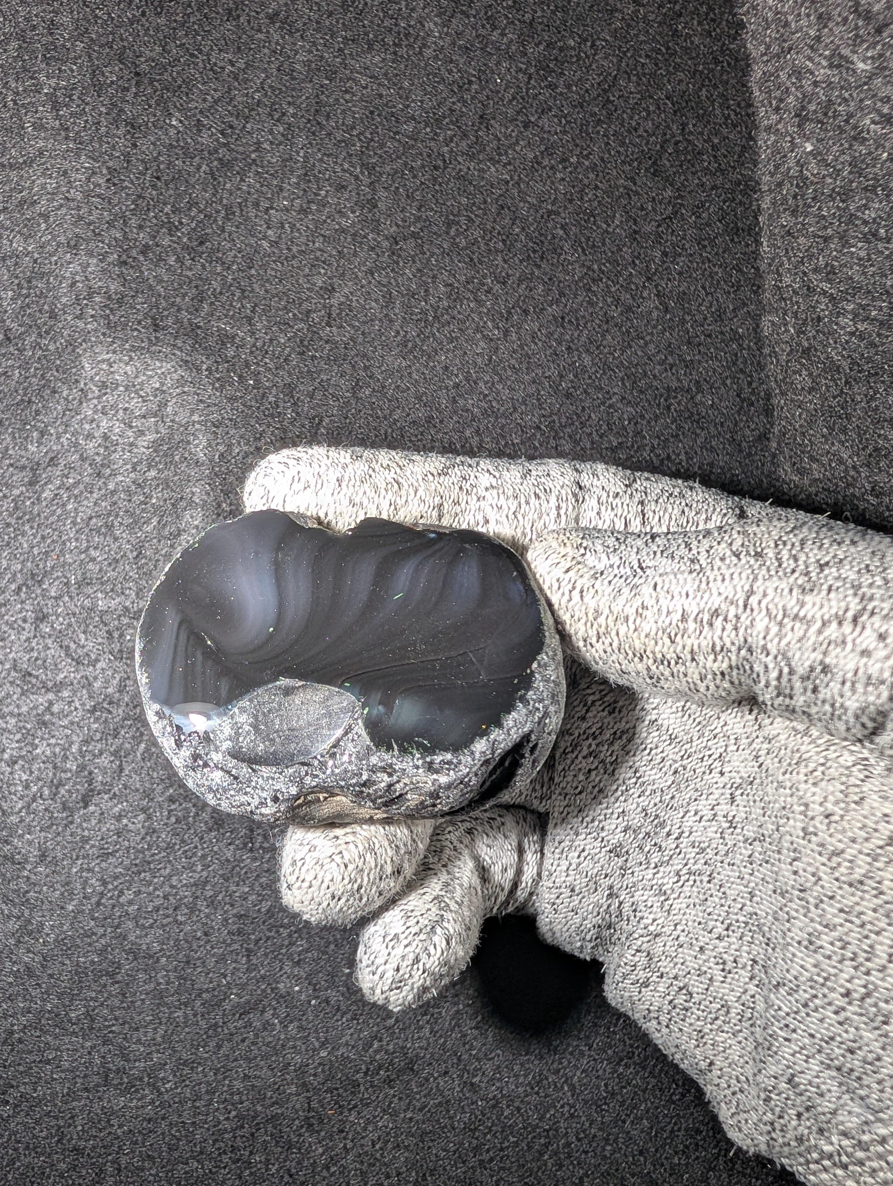 幻想的な揺らぎを閉じ込めた黒曜石 | 玲瓏石工房 - Reiro Stone Studio