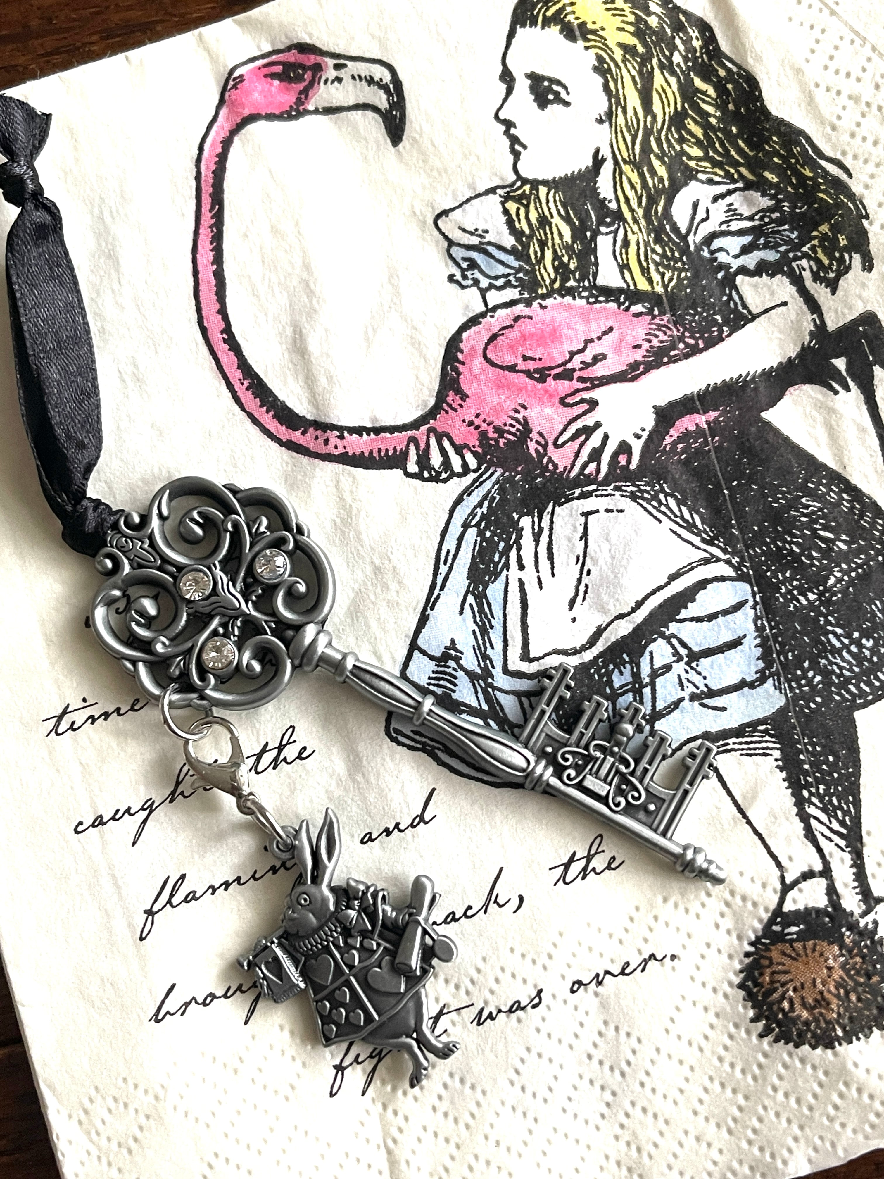 ◇アリス◇ラビット◇白うさぎ◇オーナメント◇キーリング◇バッグ