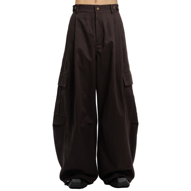 【26AW | MEN】Feng Chen Wang フェンチェンワン / パンツ / Brown loose fit cargo pants FUF22TR36