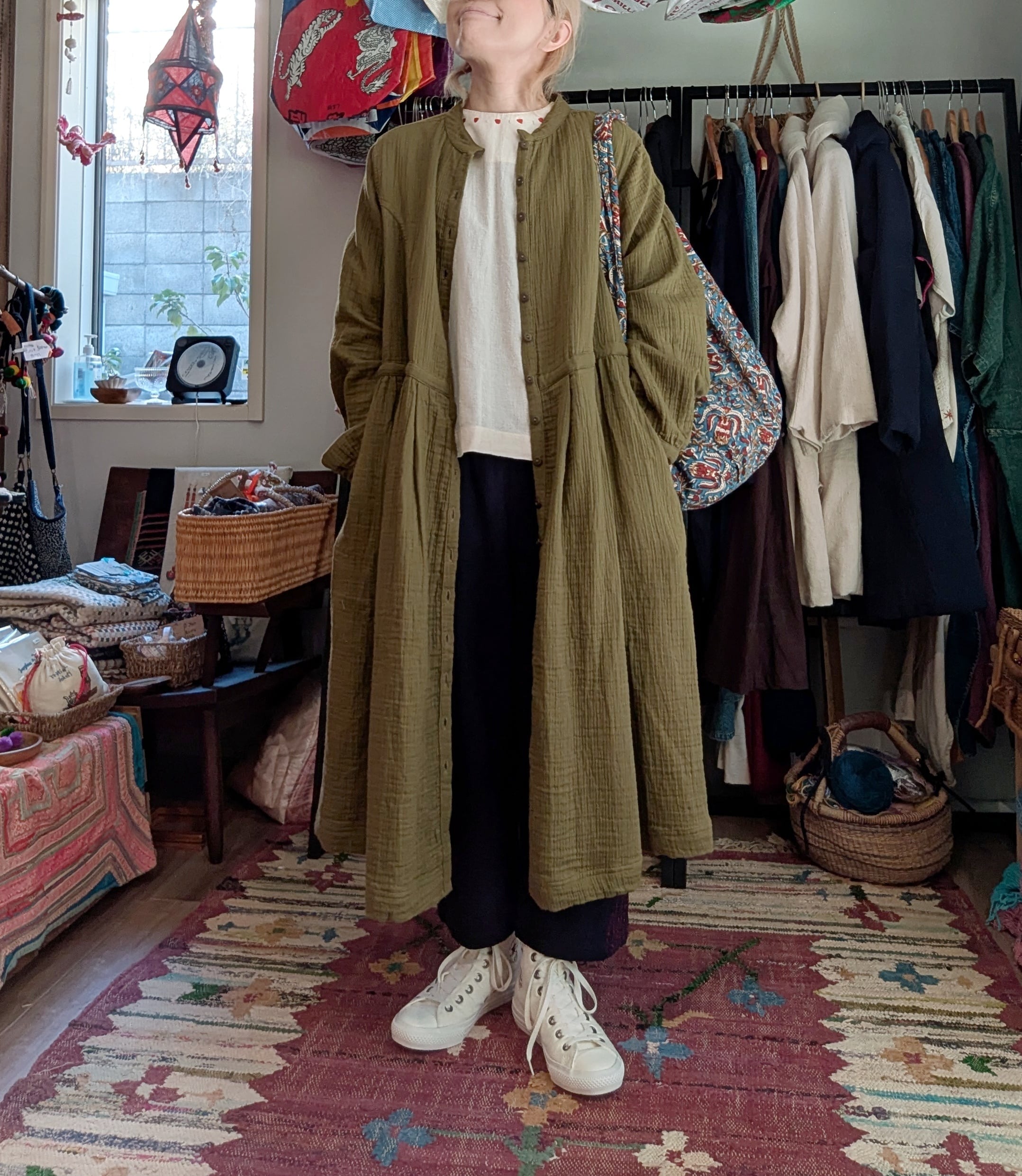 チェンマイ トリプルガーゼの羽織りワンピース カーキ | sora to tori