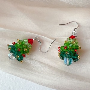 HDP3643 - Beaded Tree dangle