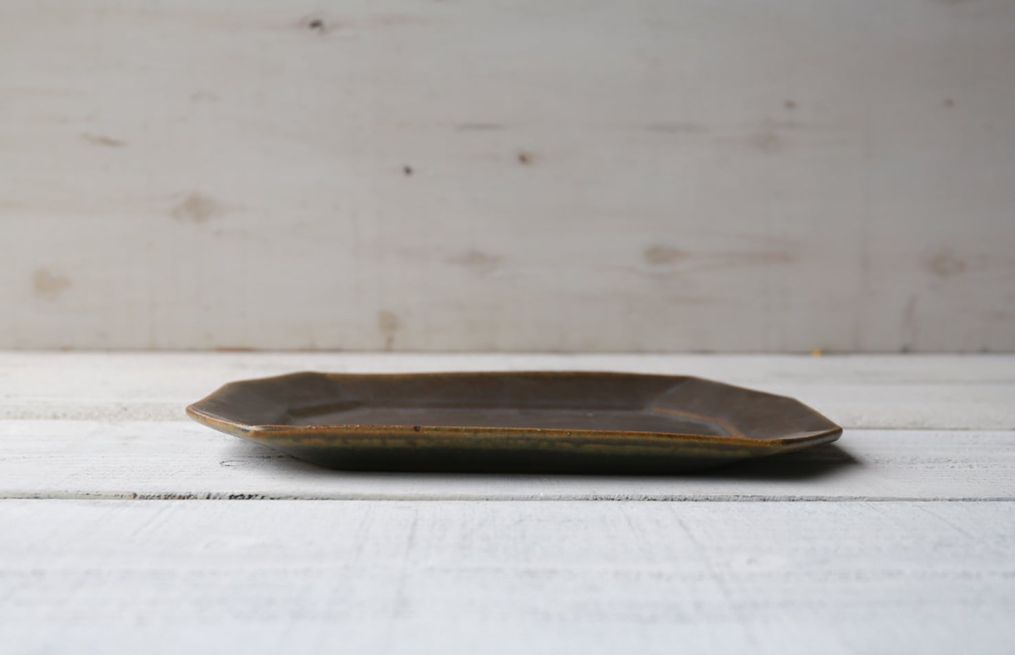 サビ釉 八角プレート 大 | 古谷製陶所