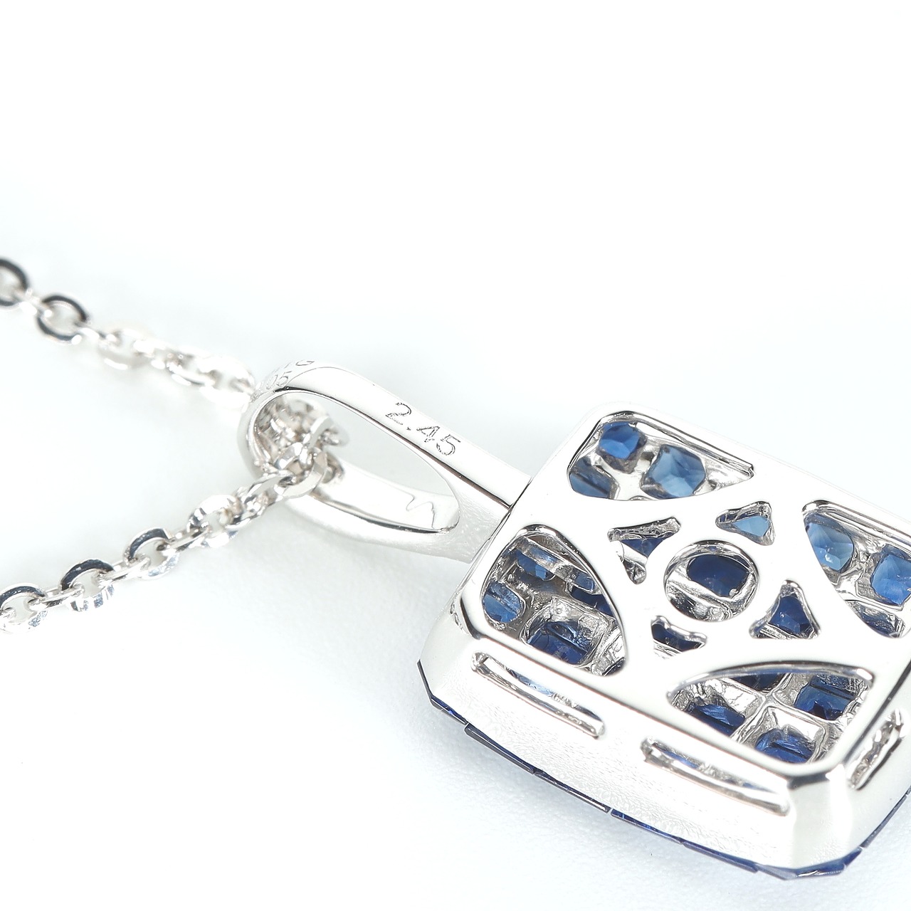 ミステリーセッティング サファイア ネックレス K18 WG / 2.450ct / DA 0.050