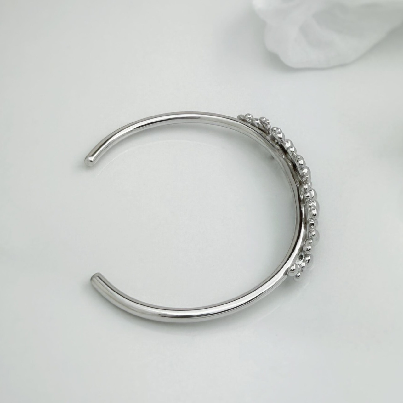 Moment / Dot Bangle