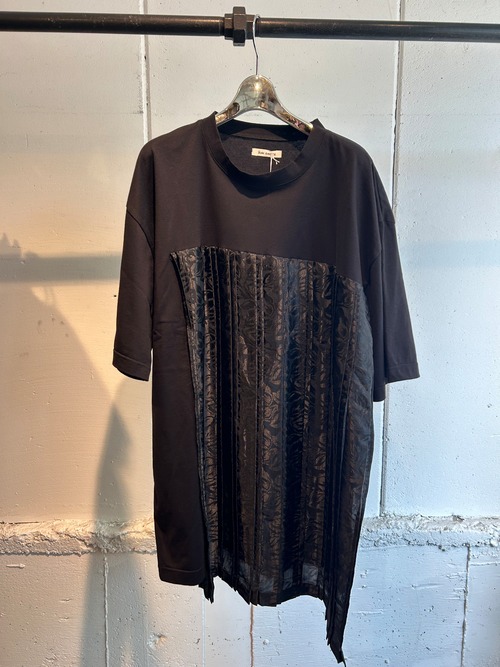 YEAHRIGHT!!  pleats h/s tee