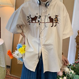 C2猫刺しゅう入りストライプ柄半袖シャツ