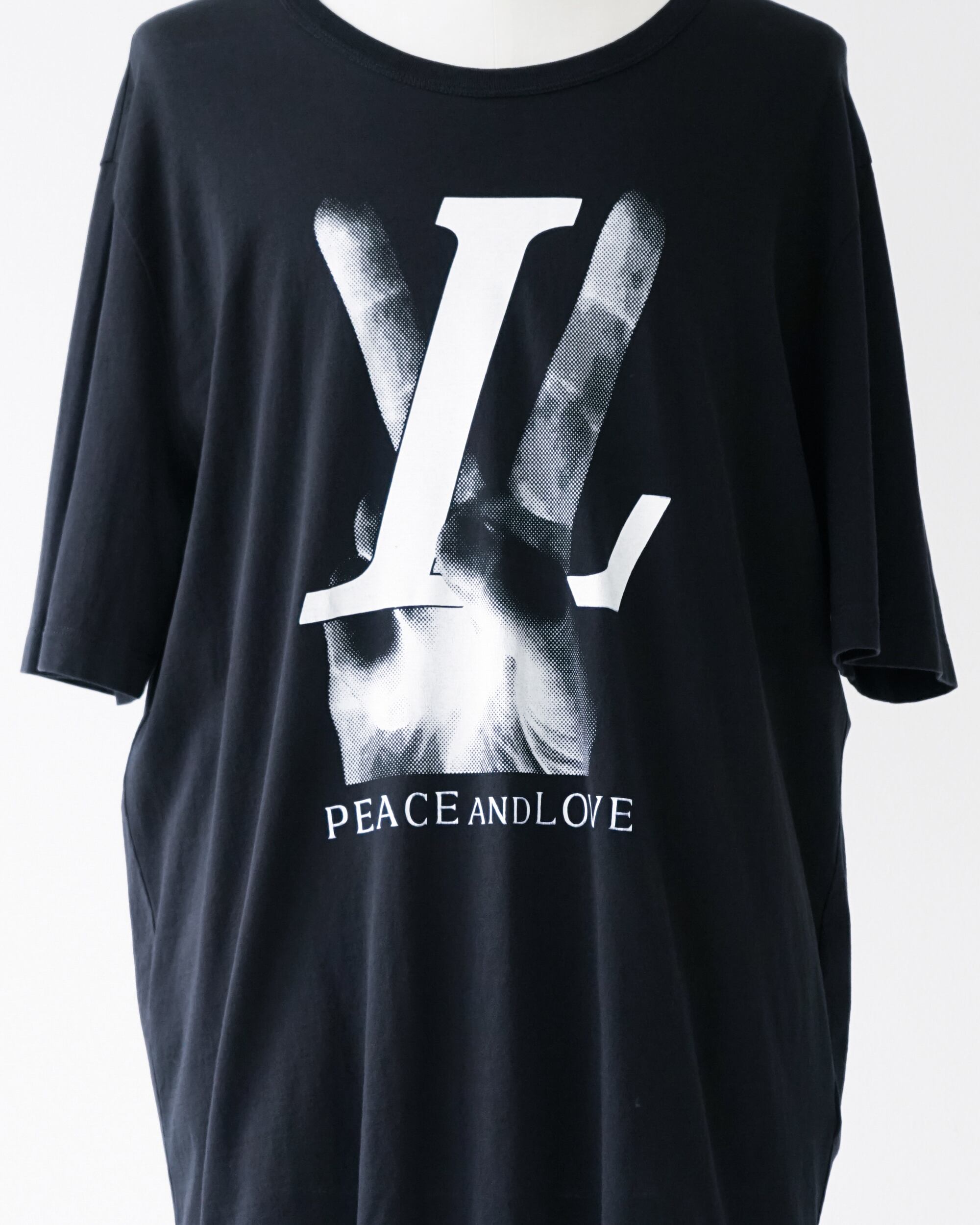 ルイヴィトンTシャツ PEACE AND LOVE ブラック LOUIS VUITTON by KIM JONES 〉PEACE AND LOVE T-shirt | restation-homme