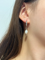 Fresh pearl hoop pierce