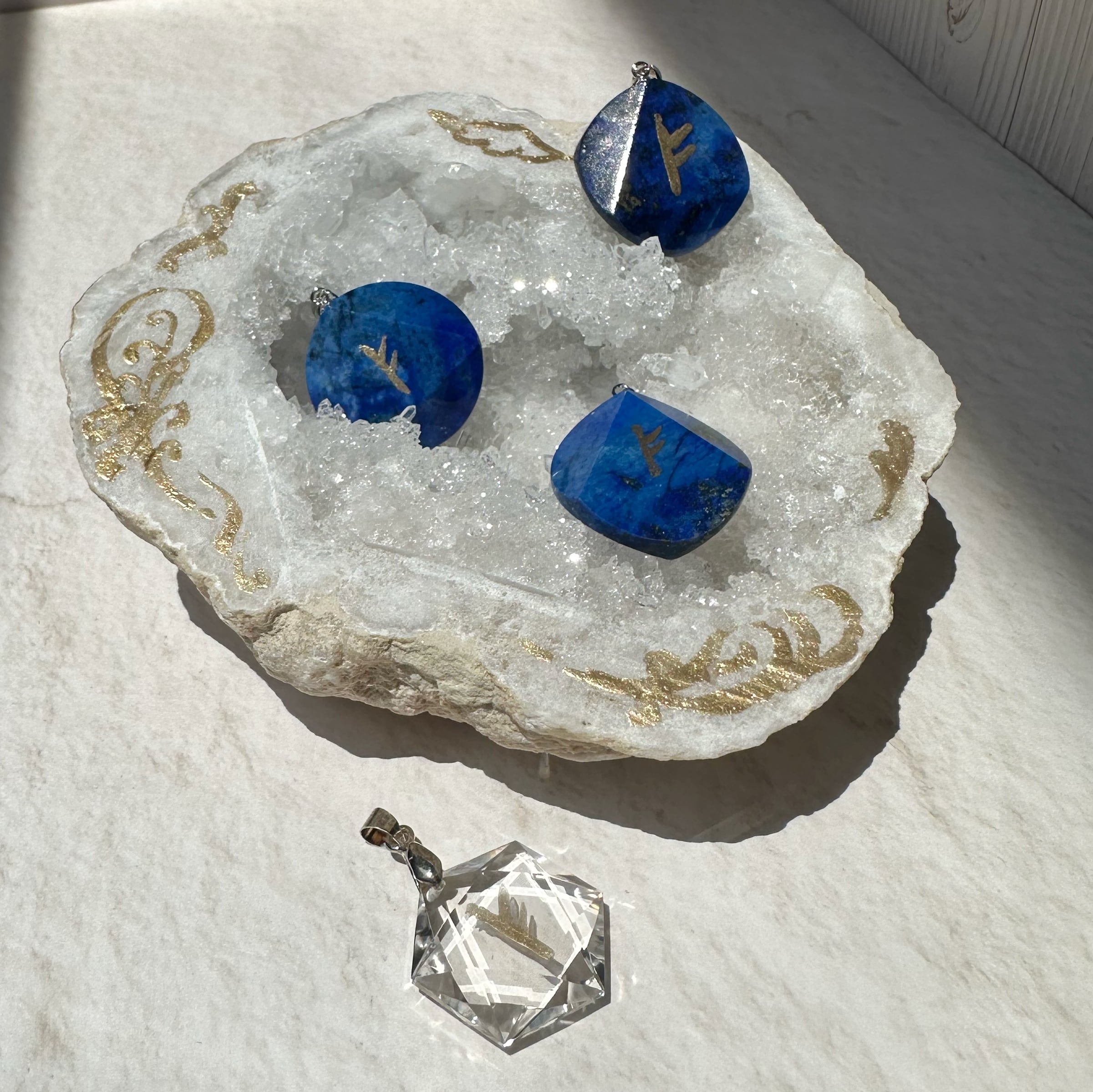 豊かさの象徴】高品質 ラピスラズリ 六芒星「フェオ」ペンダントトップ