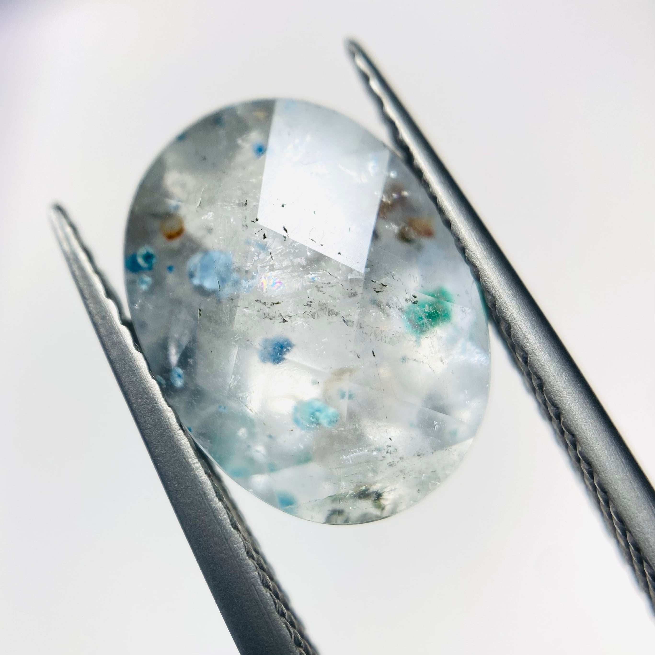 チェスカットの珍しいギラライトインクオーツ