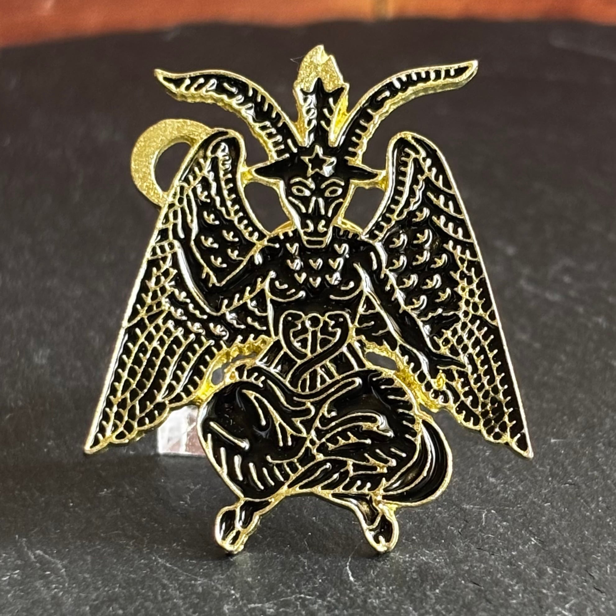 悪魔の山羊『バフォメット』【ピンバッジ】 | 異世界雑貨屋