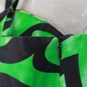 フラダンス 衣装 CC Fashions CCファッション ワンピース ドレス グリーン系 ブラック系 ハワイ製 ティアレ柄 ハワイアンプリント キャミソールドレス フレア ハワイアン ハワイアンダンス アロハ フラ ダンス レッスン 練習 緑 黒 華やか 鮮やか おしゃれ 大人っぽい