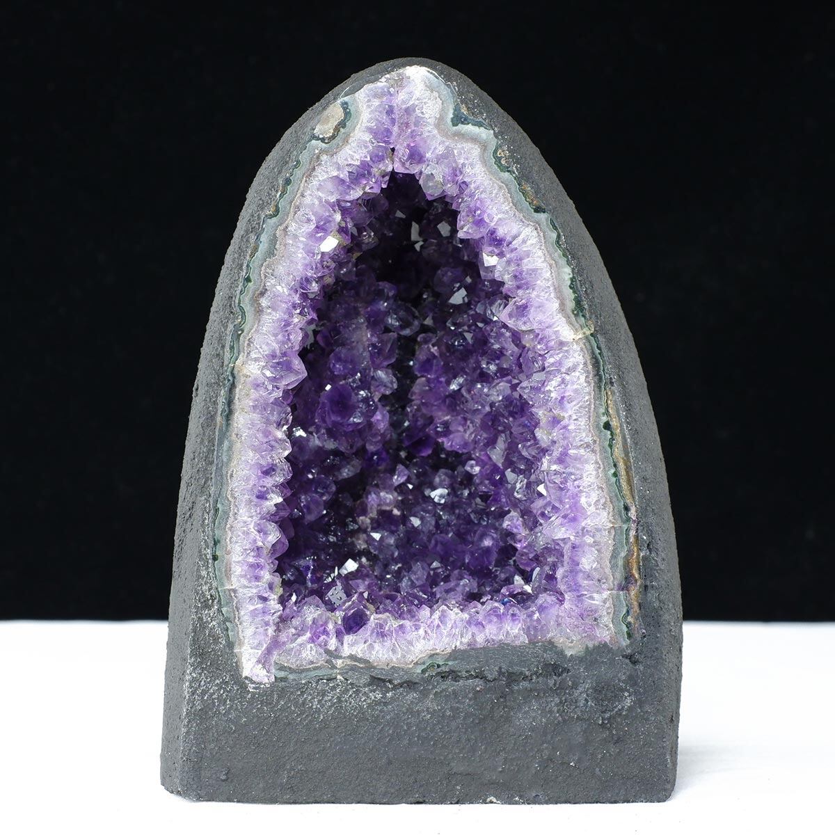 2.6Kg アメジストドーム ウルグアイ産 アメジスト ドーム 原石 ジオード カペーラ 一点物174-2304