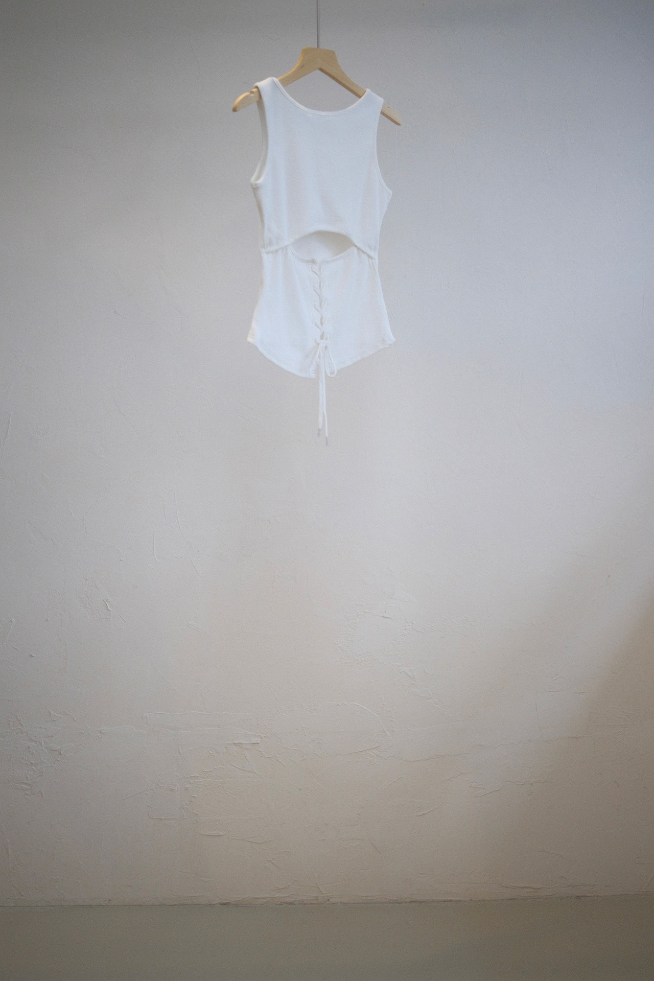 Back Lace-Up Ribbed Tank Top / WHITE - 7