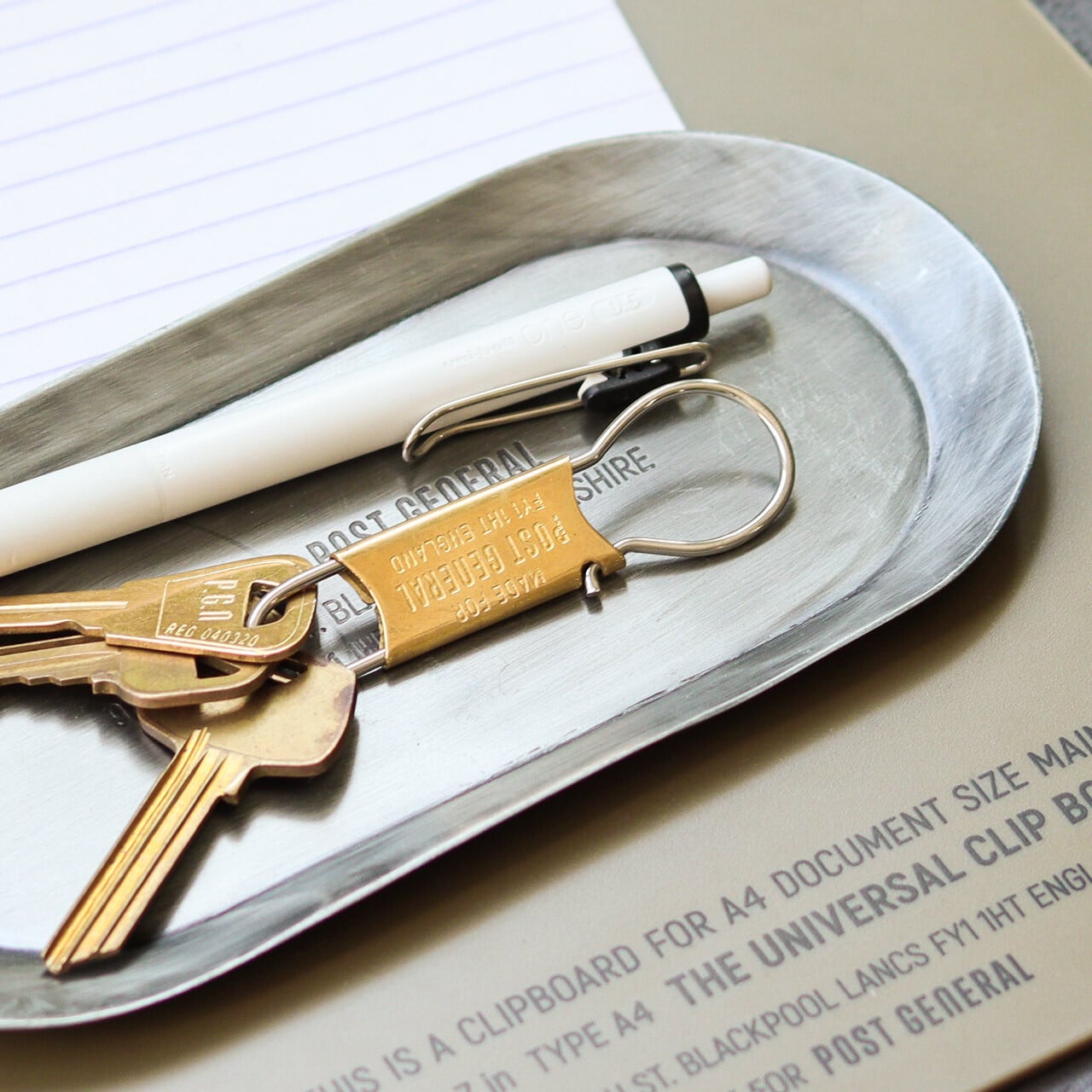 12/11 再入荷 】インダストリアルトレー オーバル｜シルバー