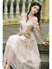 【0037】Flower Lace Off Shoulder Short Sleeve Dress