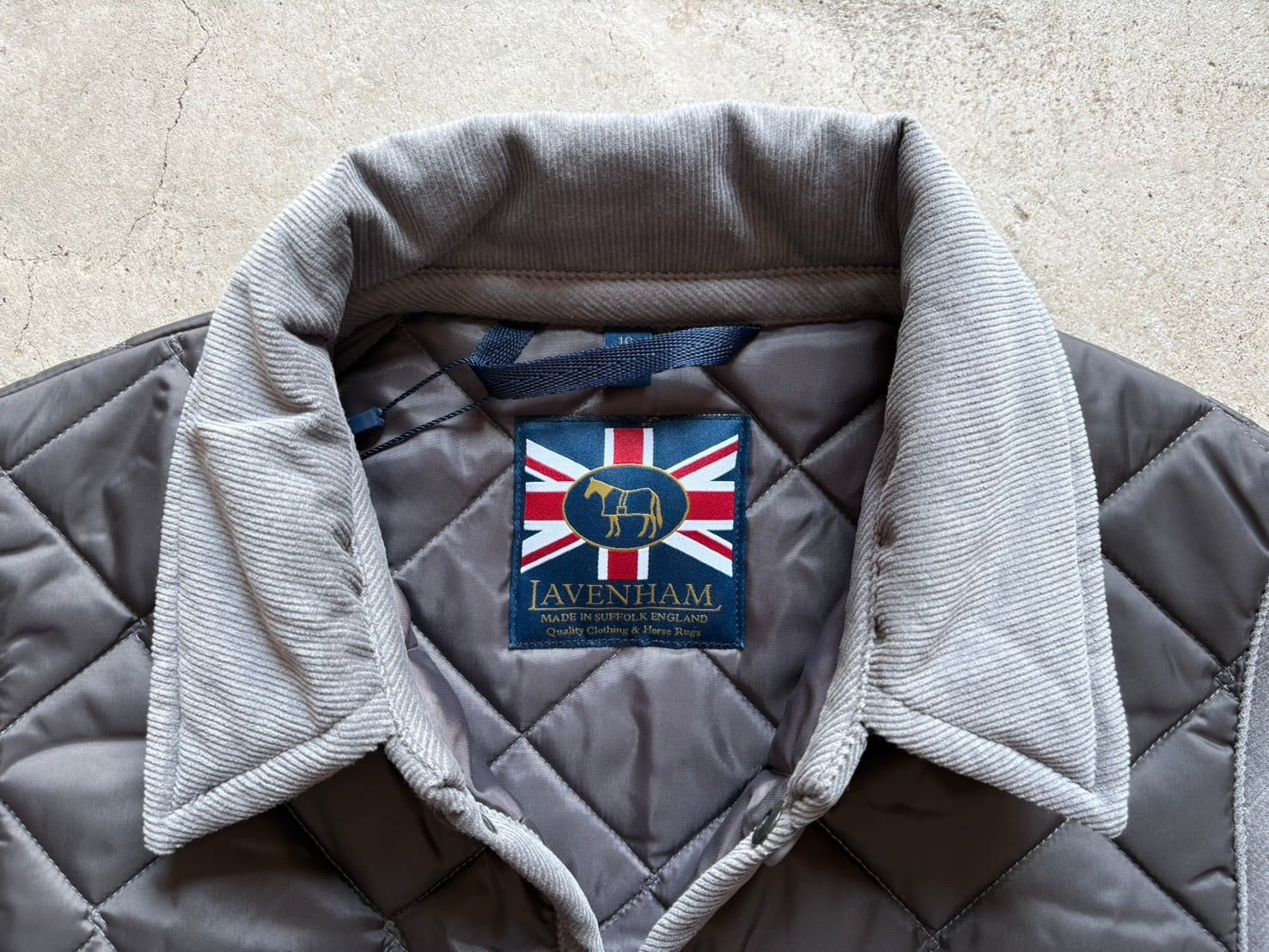 レディス LAVENHAM ラベンハム Cropped Raydon Gilet Womens