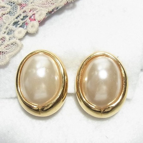 パール風加工の石のオーバルイヤリング　アクセサリーのセール通販　9433E