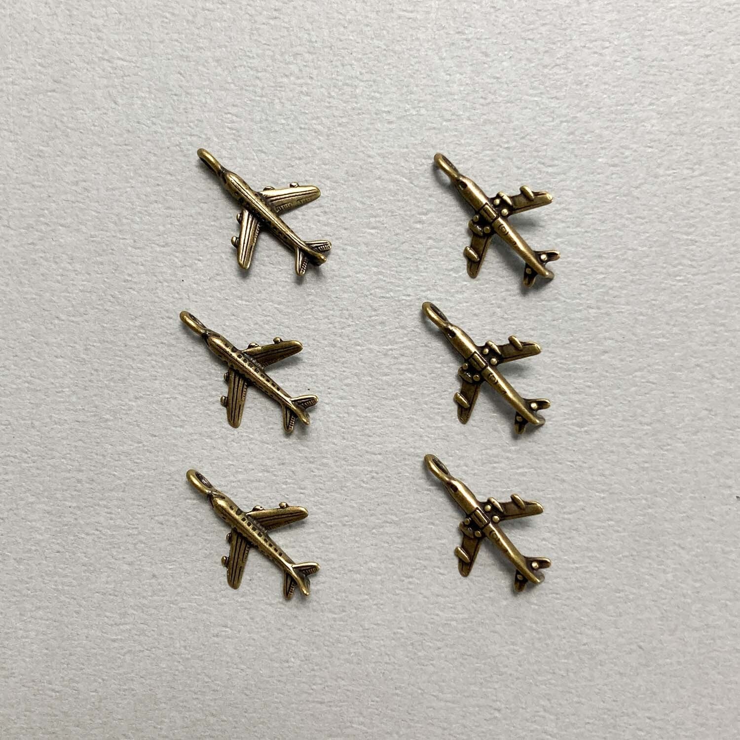 アンティーク風 飛行機チャーム | Dua-アクセサリーパーツショップ