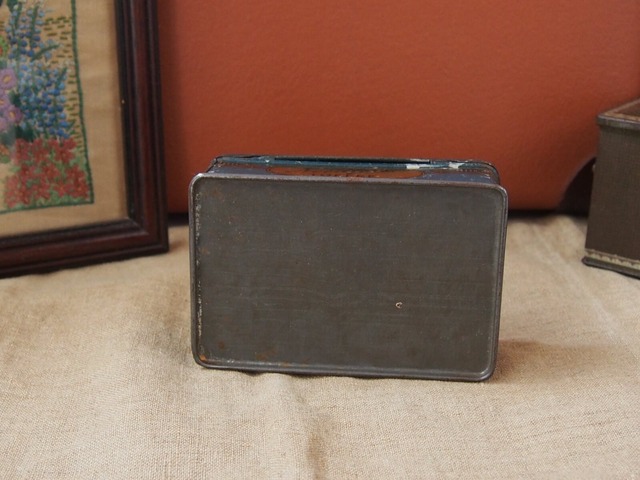 イギリスアンティーク　トフィー缶　TOFFEE TIN　