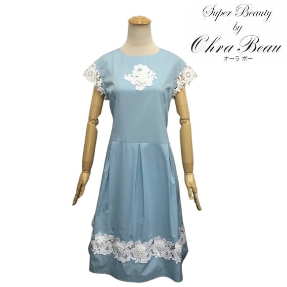 スーパービューティー ワンピース 花モチーフ付 袖レース使い タフタ 2516026 ブルー 2025年春夏 オーラボー Super Beauty 大人かわいい服 大人スタイル キレイメ レディース アパレル 女性 M L LL 30代 40代 50代 60代