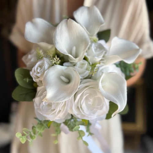 白カラー×バラクラッチブーケ☆