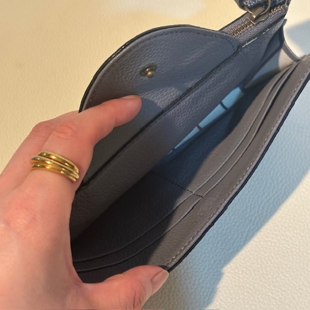 B.stuff 限定素材！メタリック薄手の長財布