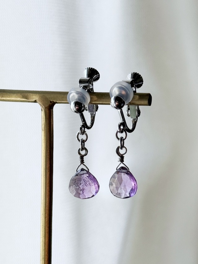 【2月の誕生石】静けさを纏う。個性を愉しむアメシスト一粒イヤリング/ピアス（金具変更可）