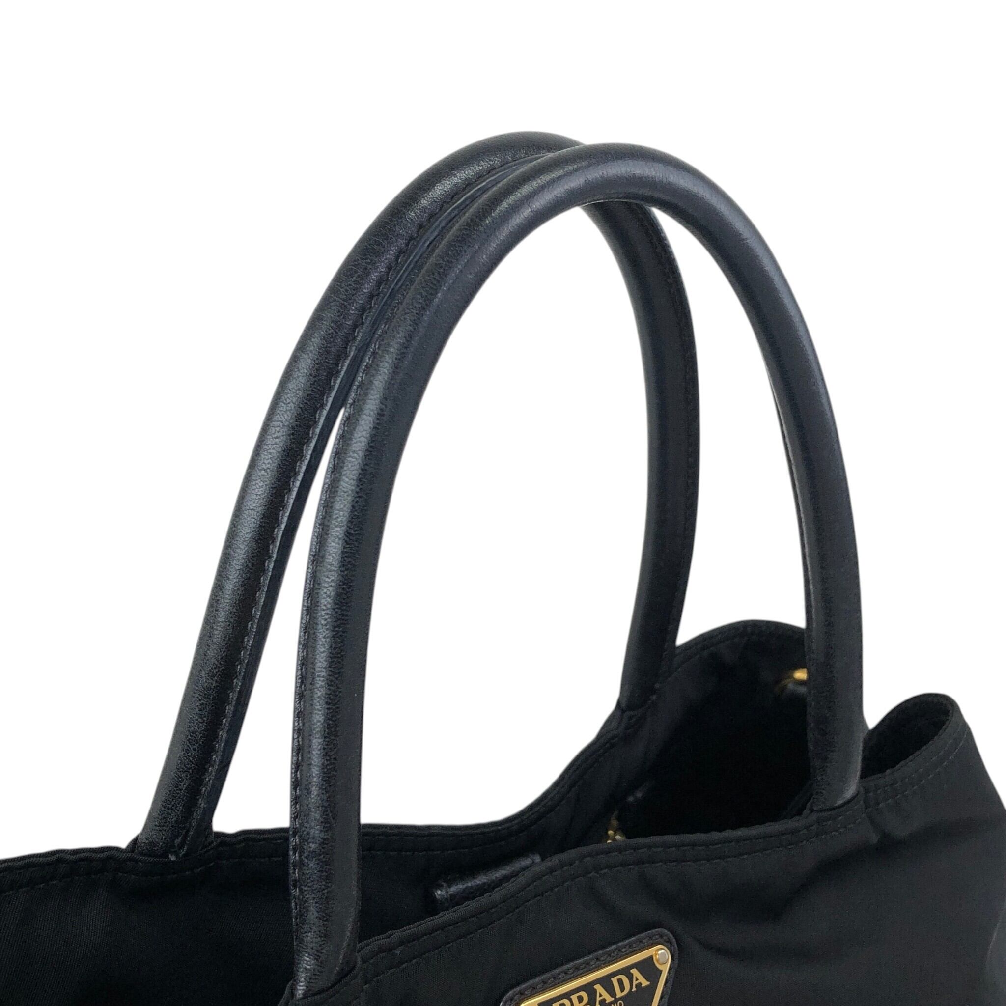 PRADA プラダ ショルダーバッグ ブラック トライアングルロゴ ナイロン