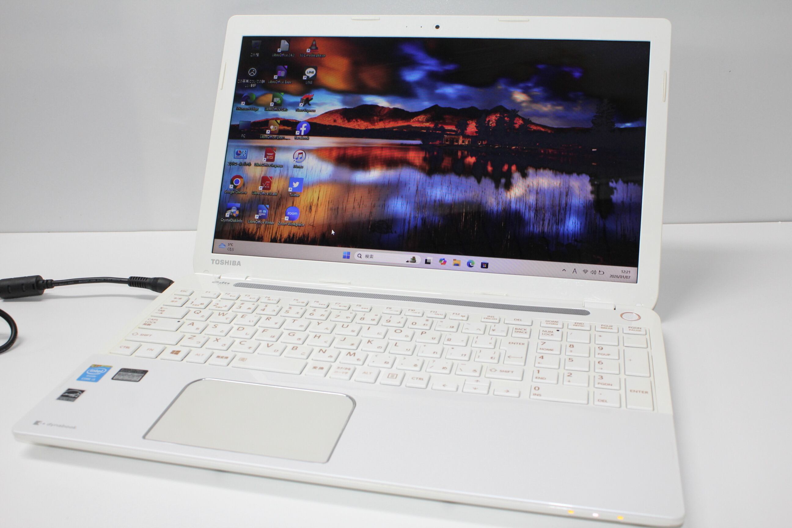中古ノートPC東芝〈dynabook T554⁄56LB〉Intel Coe TOSHIBA東芝 T554 