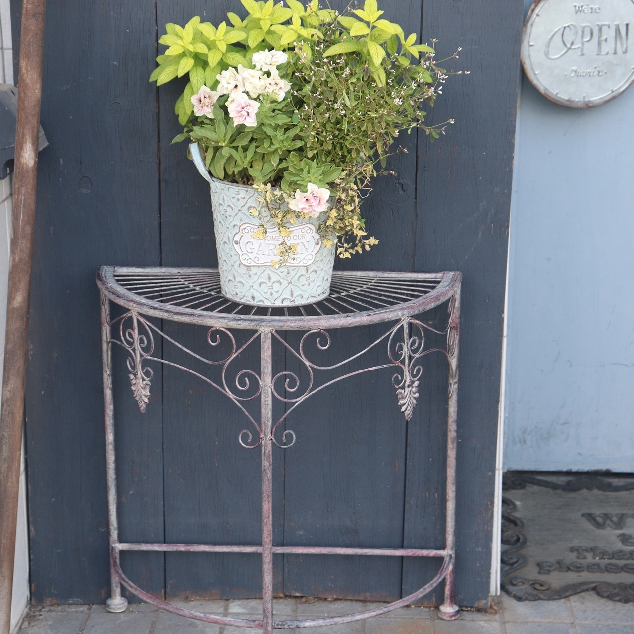 フラワースタンド　ハーフサークルS　狭いところにも置ける台