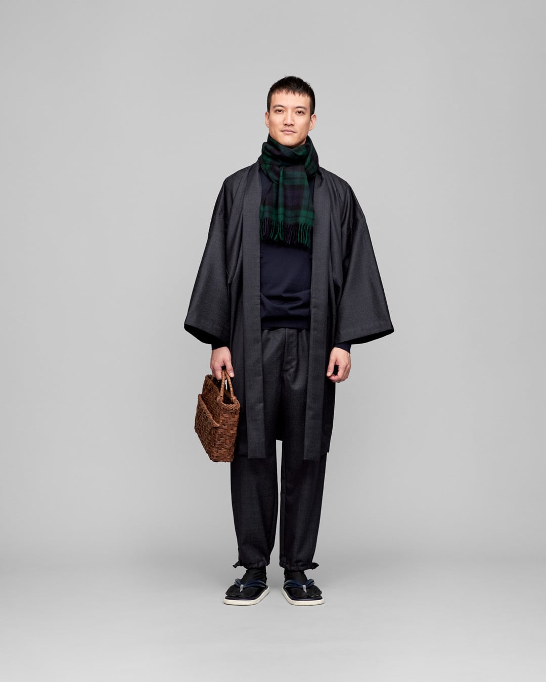 Y. & SONS ブラック 羽織 ウナム Y. & SONS＞最高級ウールを使用したオリジナルのリバーシブル生地より