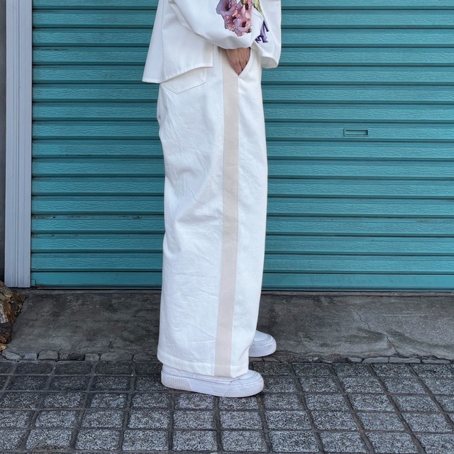 【White Denim / Line Wide Pants】