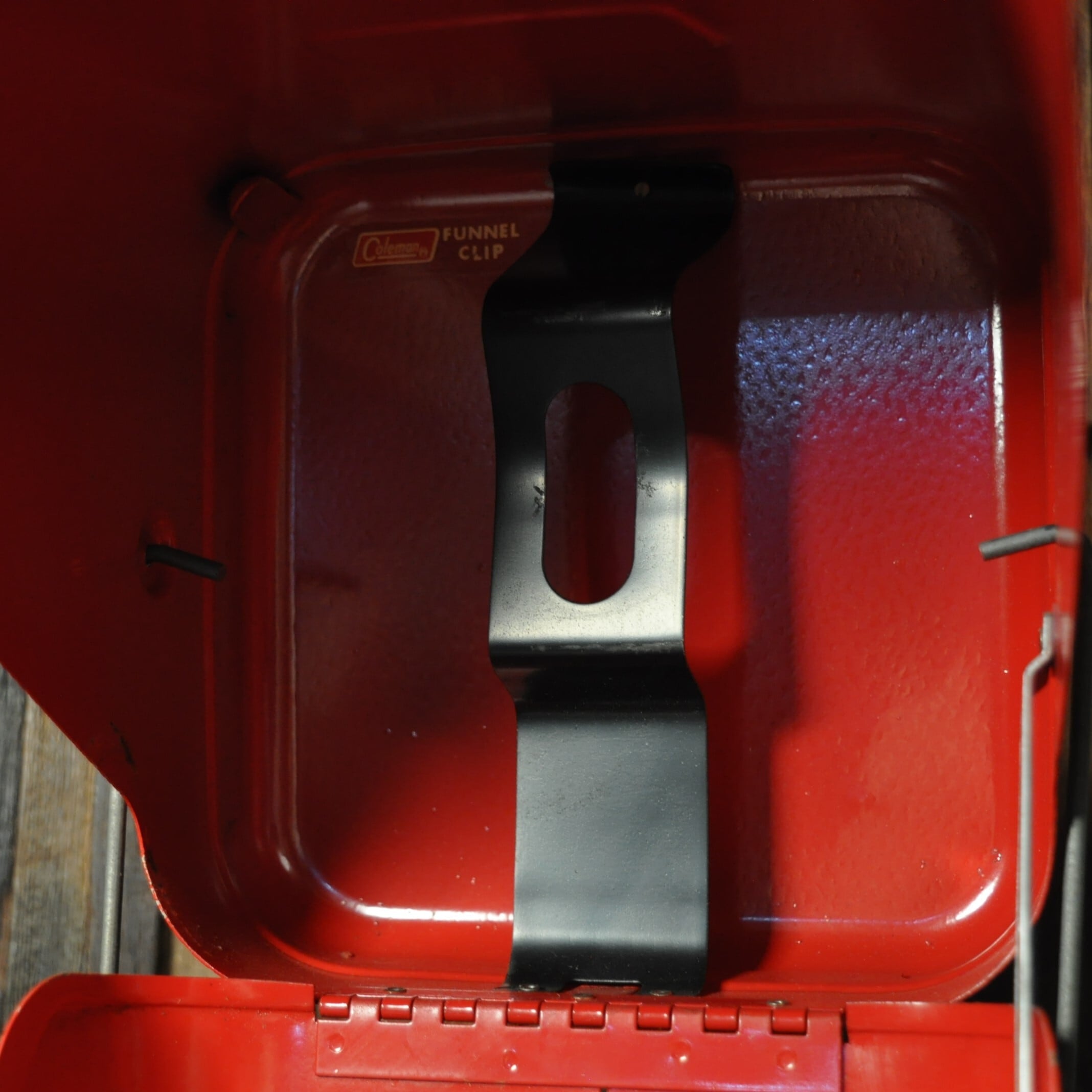 コールマン ガルウィング メタルケース レッド ビンテージ 200系適合