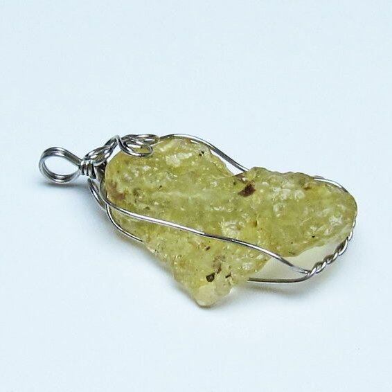 リビアングラス ペンダント 一点物 メール便可 112-13801