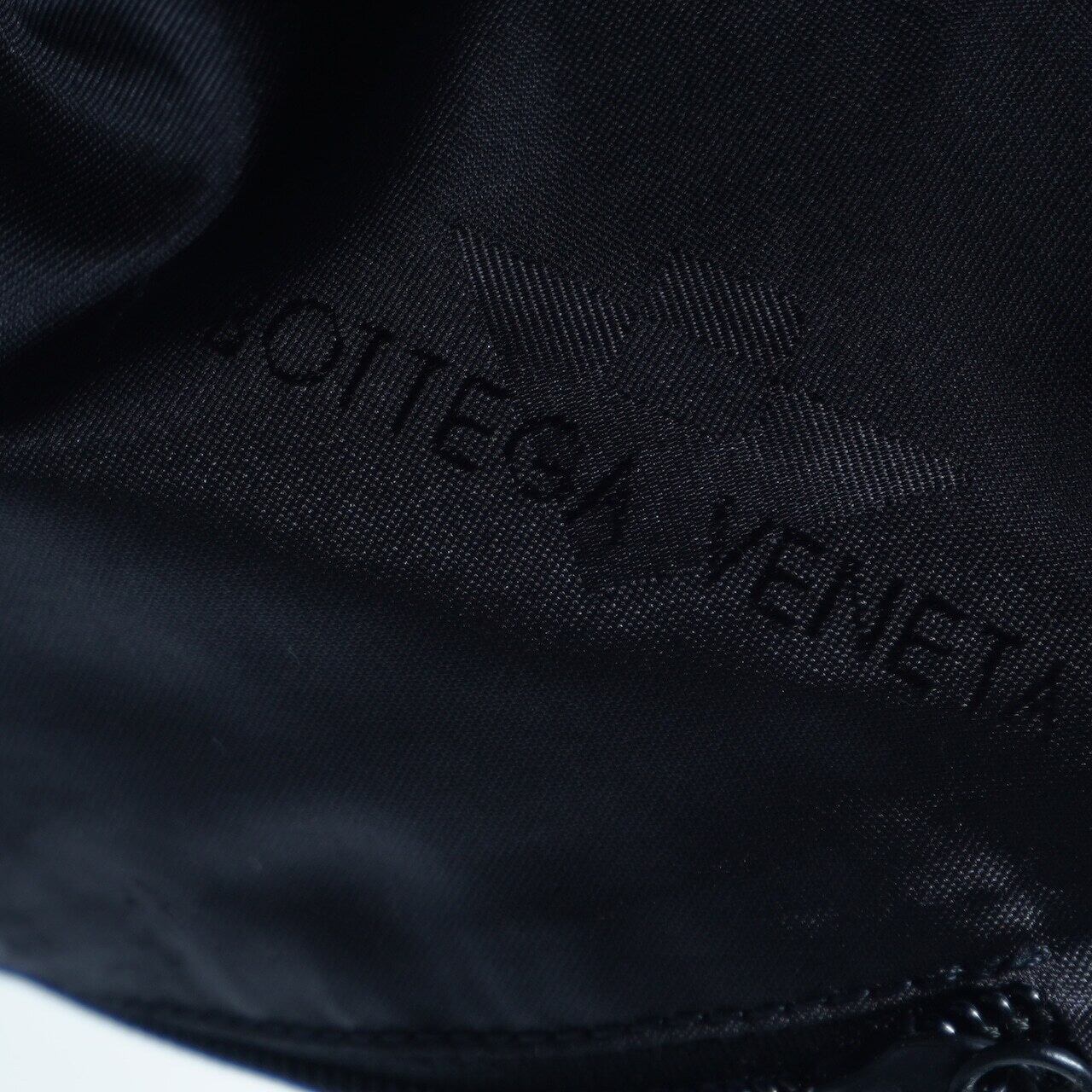 BOTTEGA VENETA】ボッテガヴェネタ ロゴバックル レザー切替ナイロン