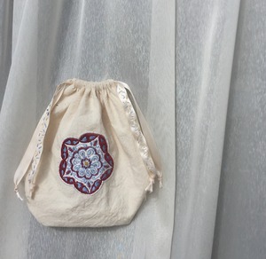 刺繍の巾着Ⅱ　embroidery pouch