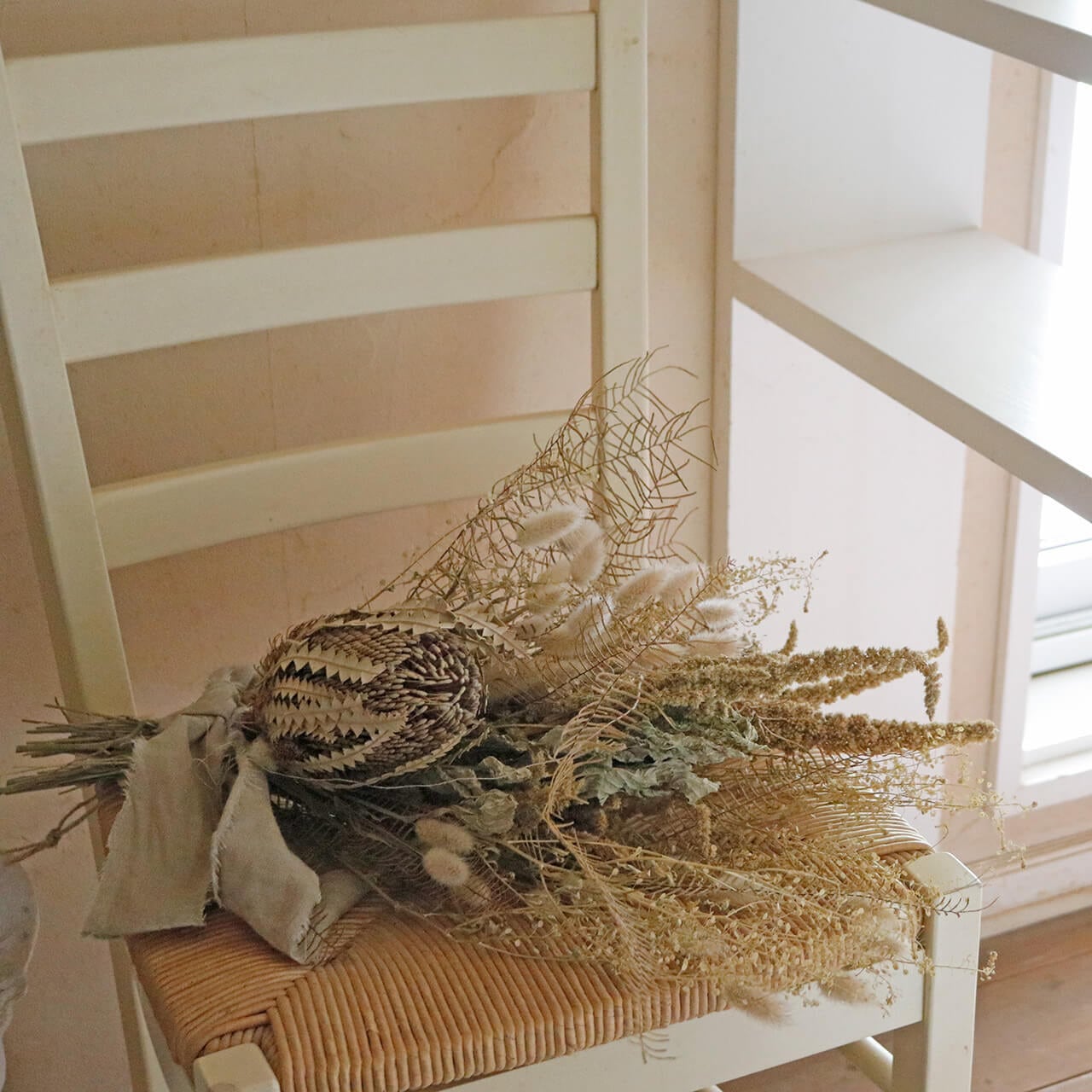 1点もの 丈約55cm】 バンクシアがおしゃれなくすみカラーのドライ