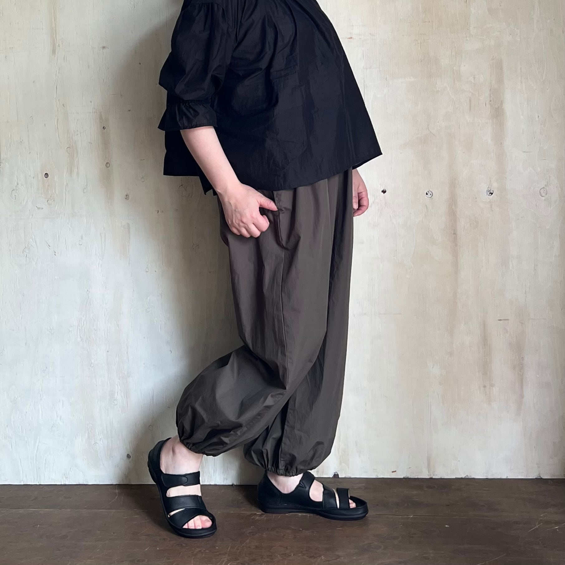 丸みシルエット 裾ゴムバルーンパンツ / D*g*y D3249 | ヤマショウ生活商店