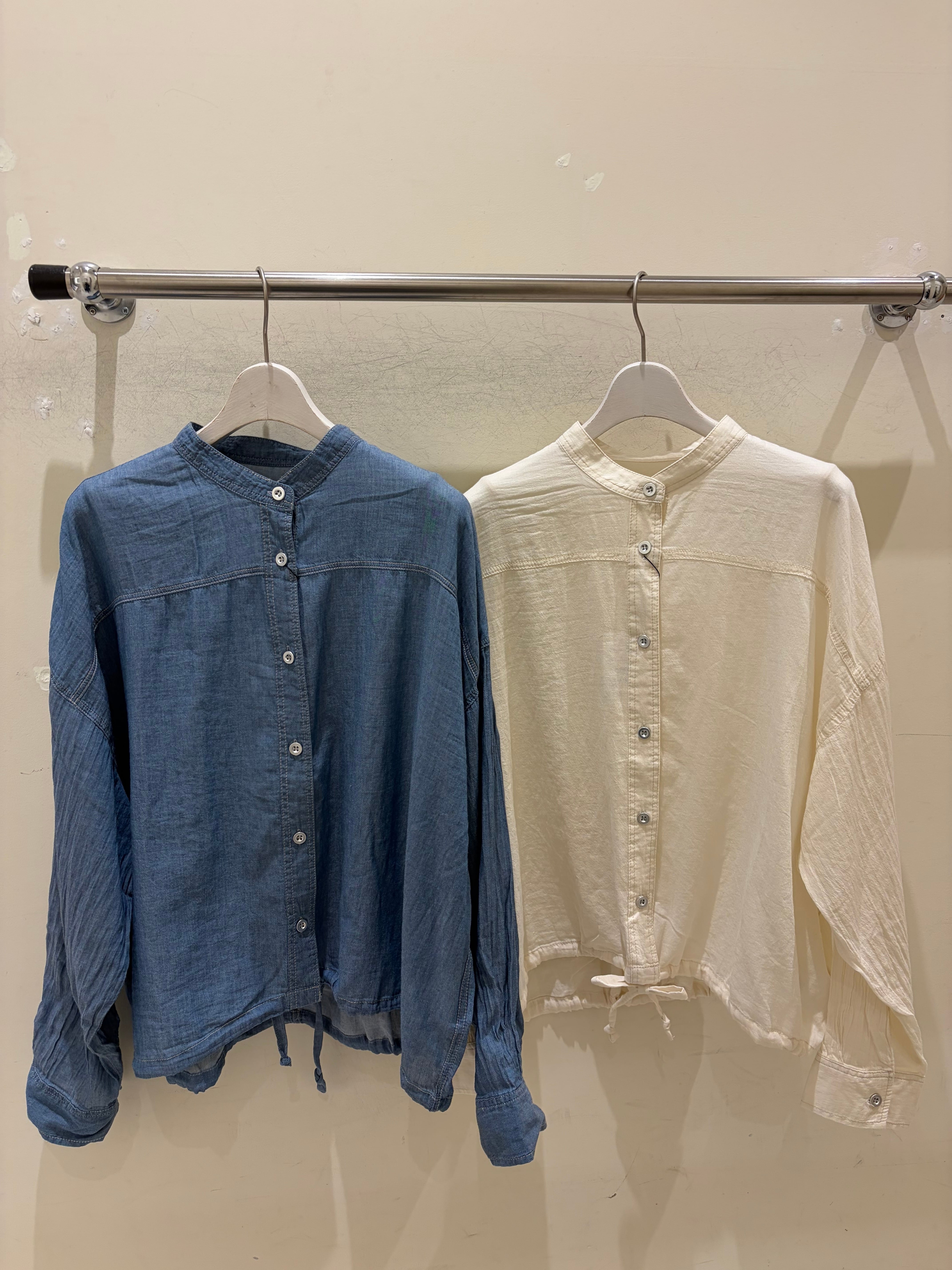 クロップド丈裾ドロストシャツ 6612023/le colis