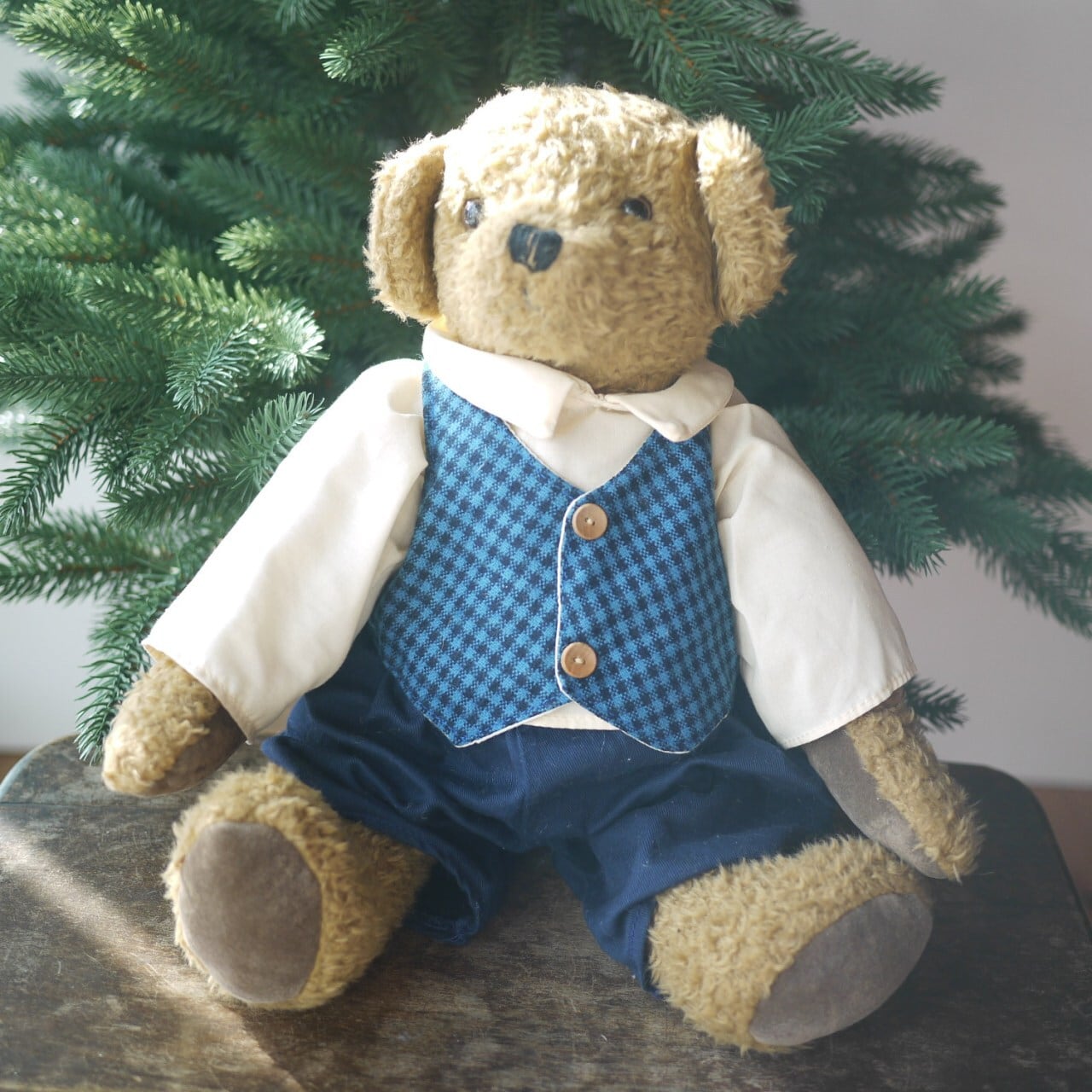 チェックのベスト 茶色のベア ドイツ