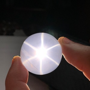 4.透明度抜群スターローズクォーツ たまご