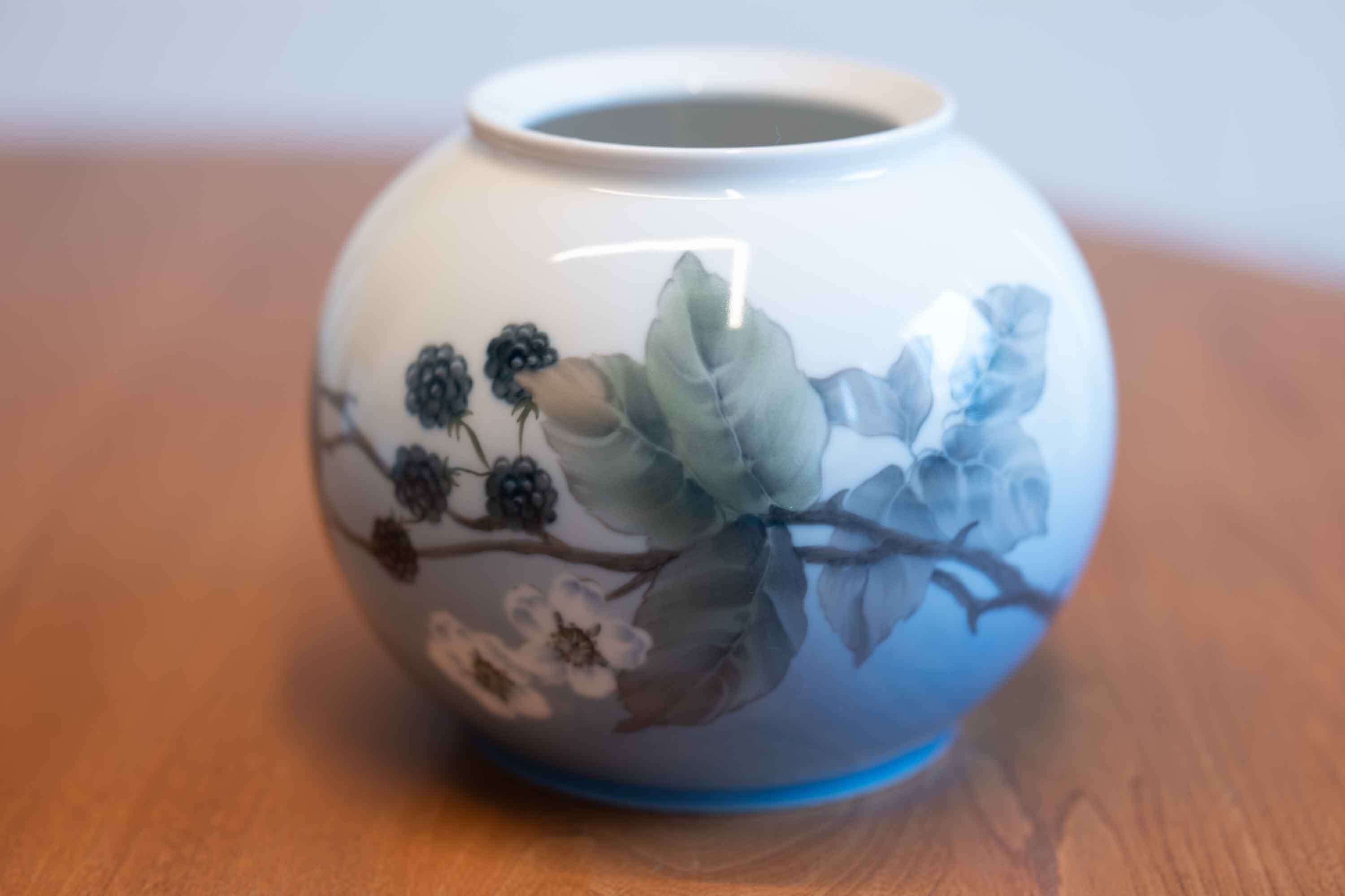 ロイヤルコペンハーゲン ブラックベリー図 フラワーベース 1/3