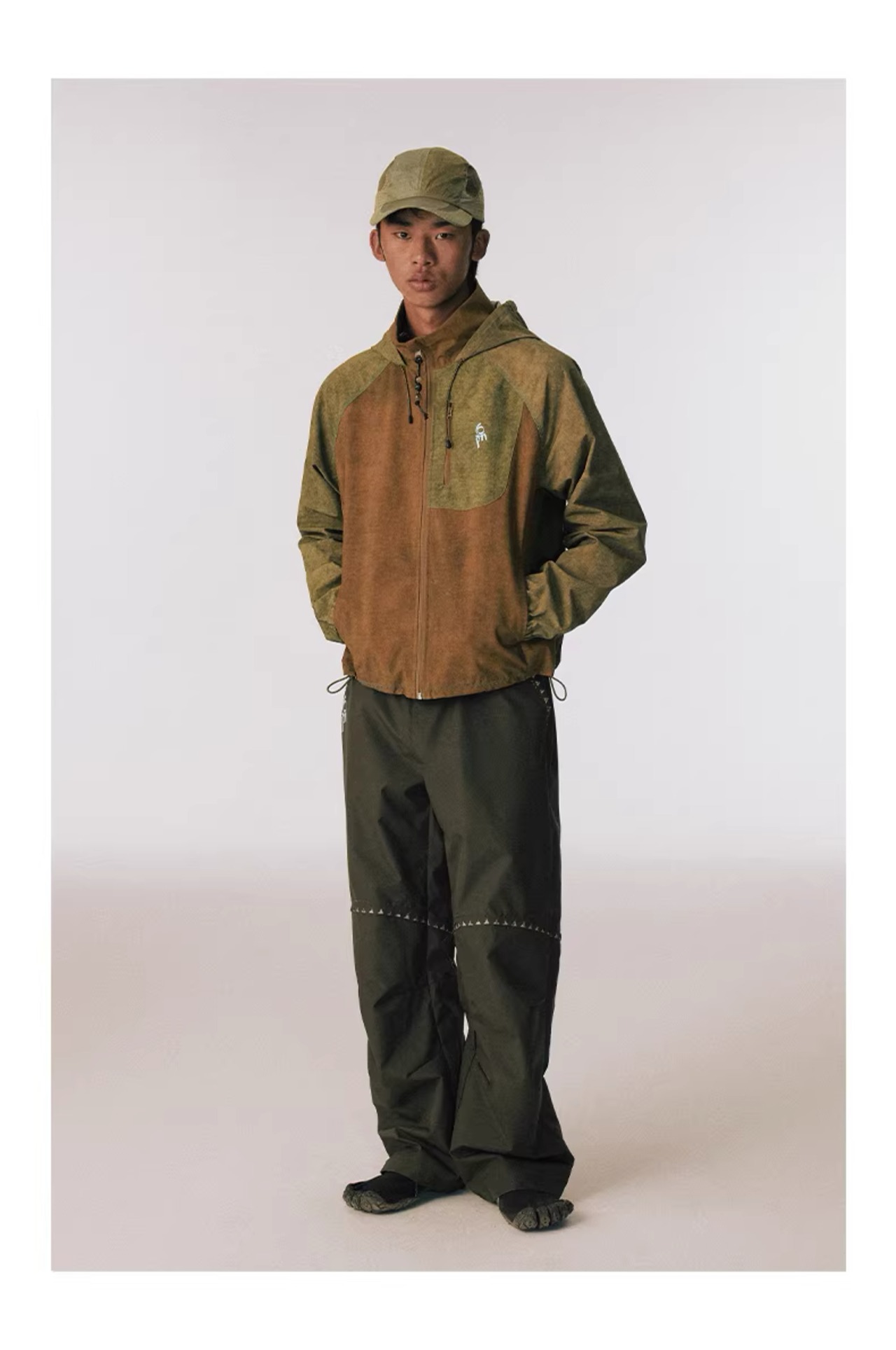 CONP 3D Pocket Waterproof Hooded Jacket