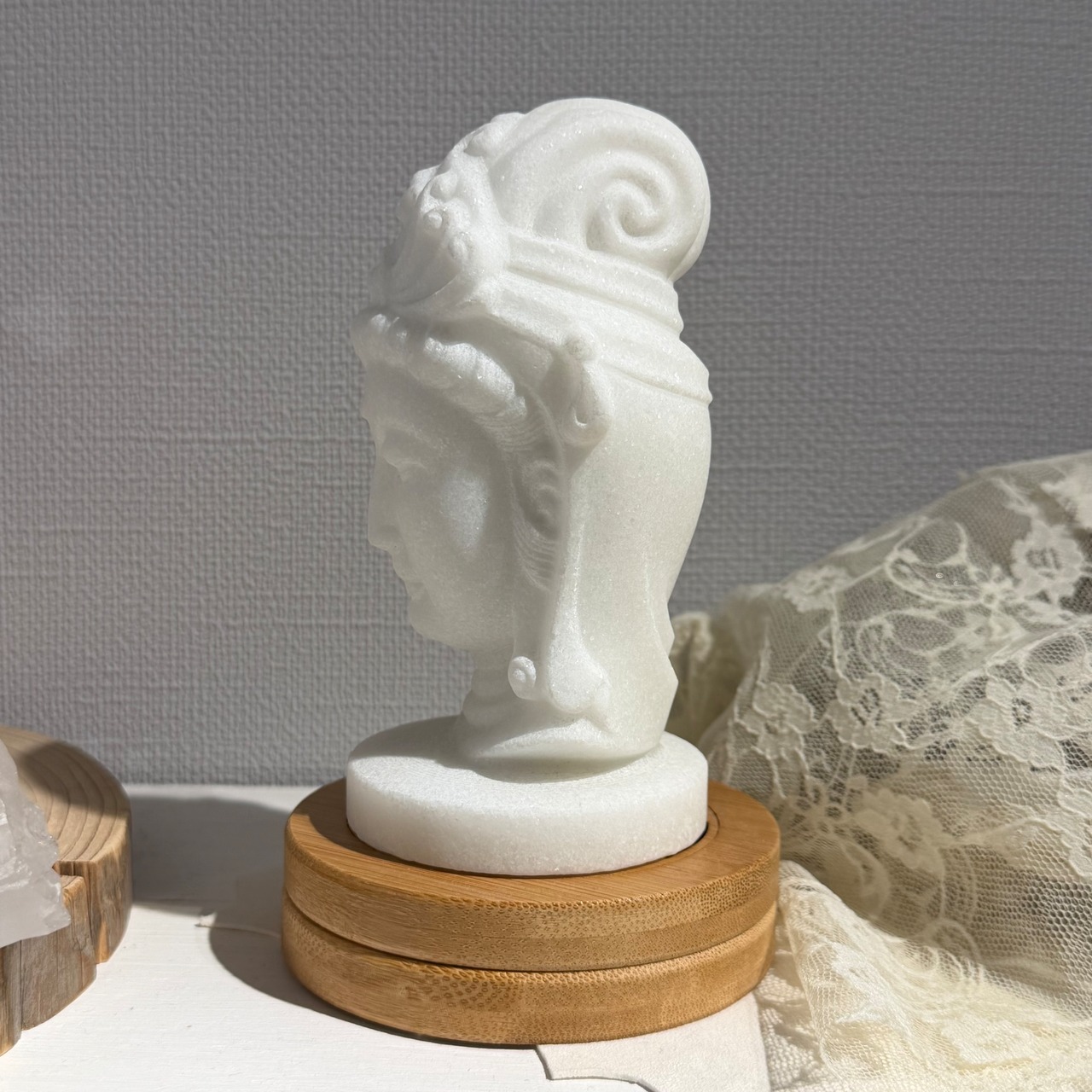 ホワイトジェイド＊観音様Lサイズ＊カービング＊天然石インテリア＊置物