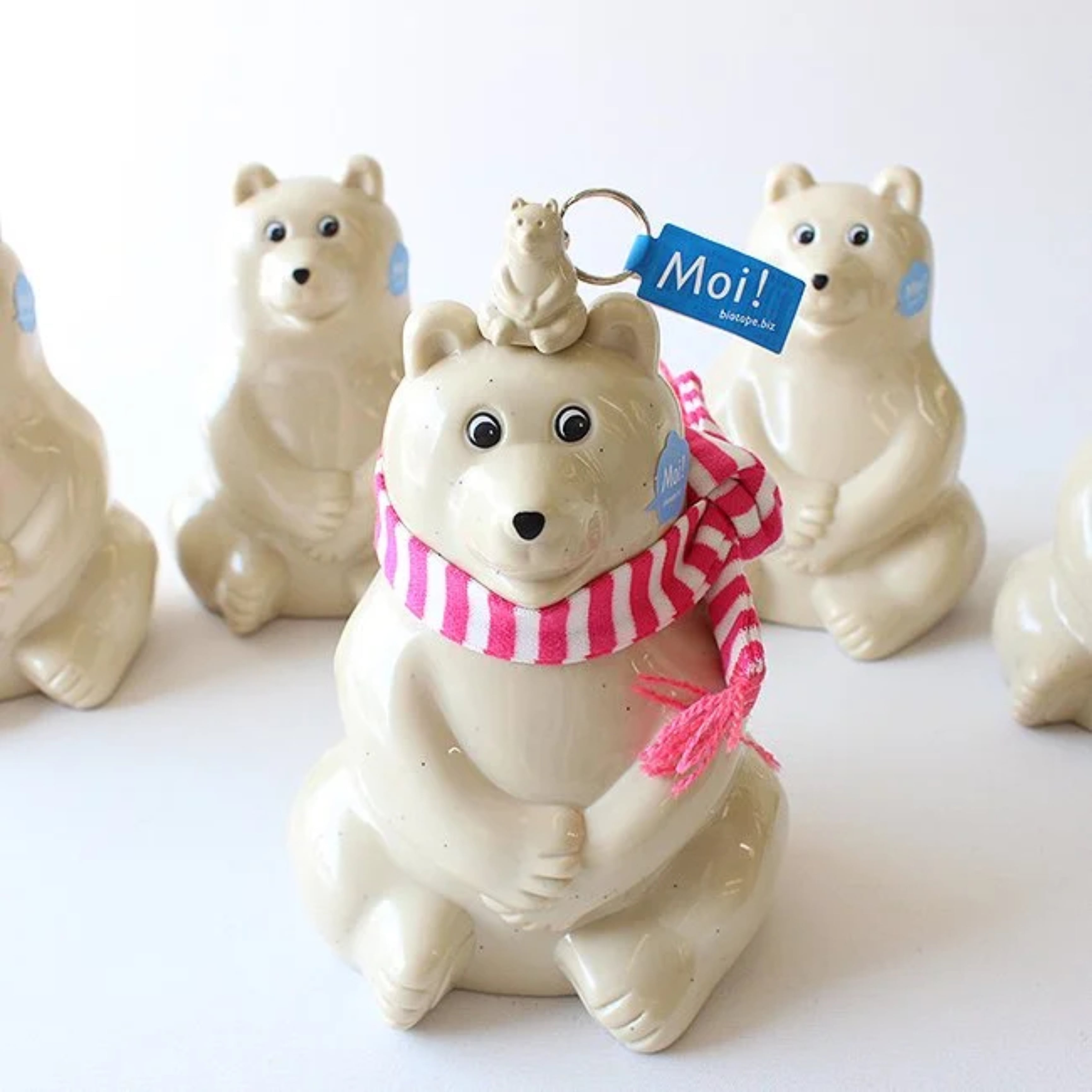 PLASTEP フィンランド 白くま貯金箱 / 2024年限定マフラー付き | Zakka