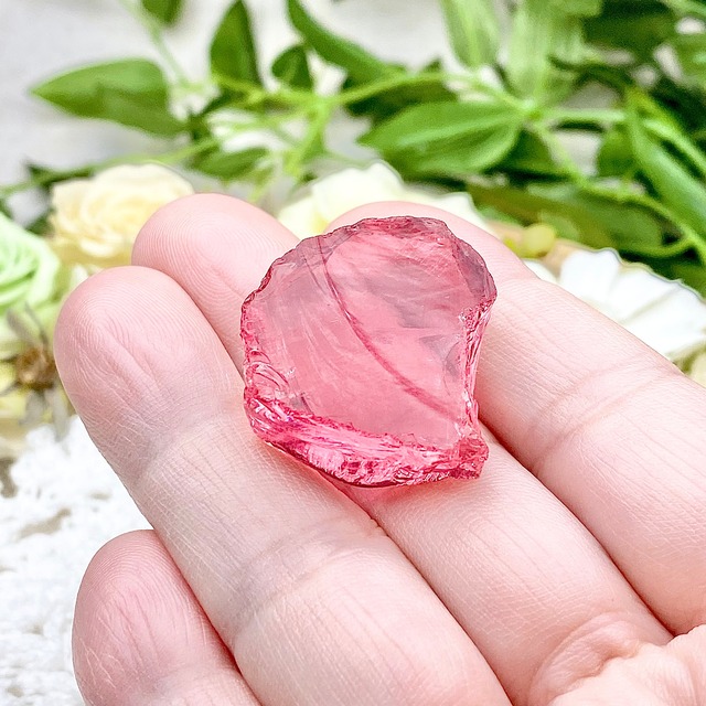 インドネシア産アンダラクリスタル原石 ストロベリー C