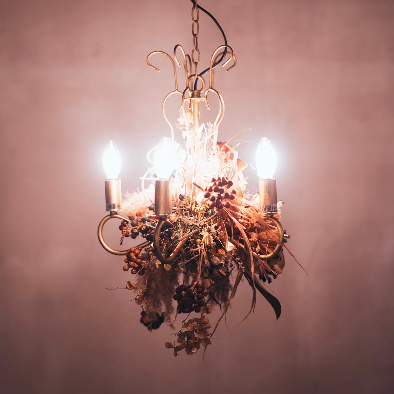 シャンデリア &ドライフラワー専門店 STOCKROOM