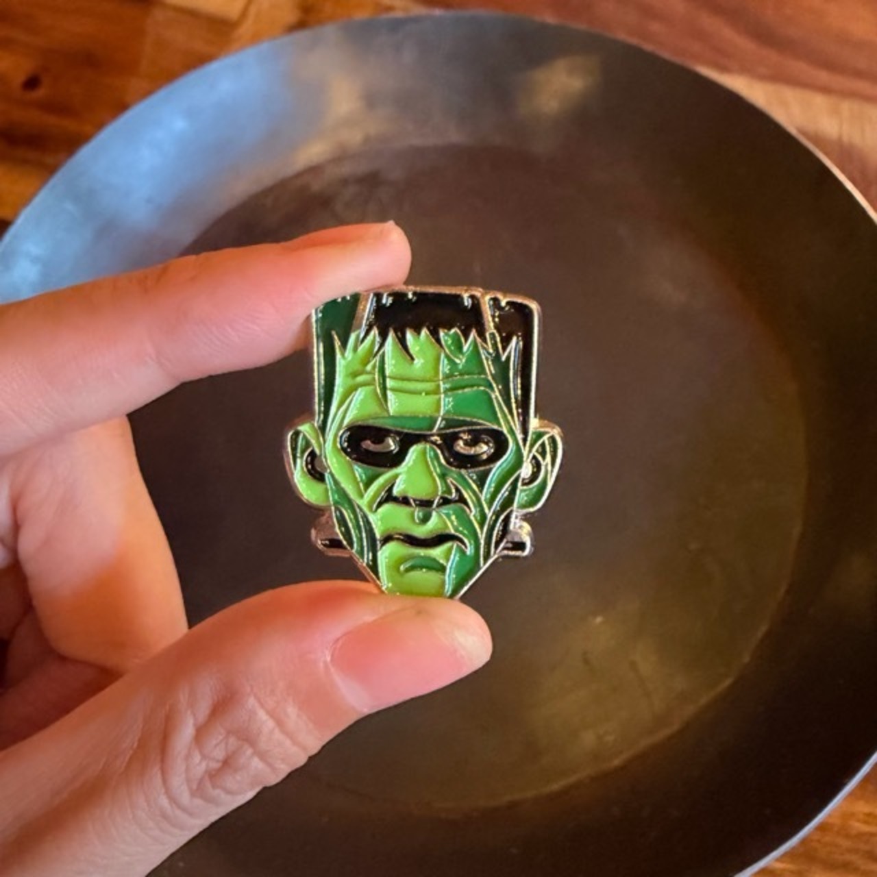 TOPANGA Jewelry Pin Brooch "Monster C"　ピンブローチ　モンスター　ホラー　ジャケット　キャップ　プレゼント　プチギフト　