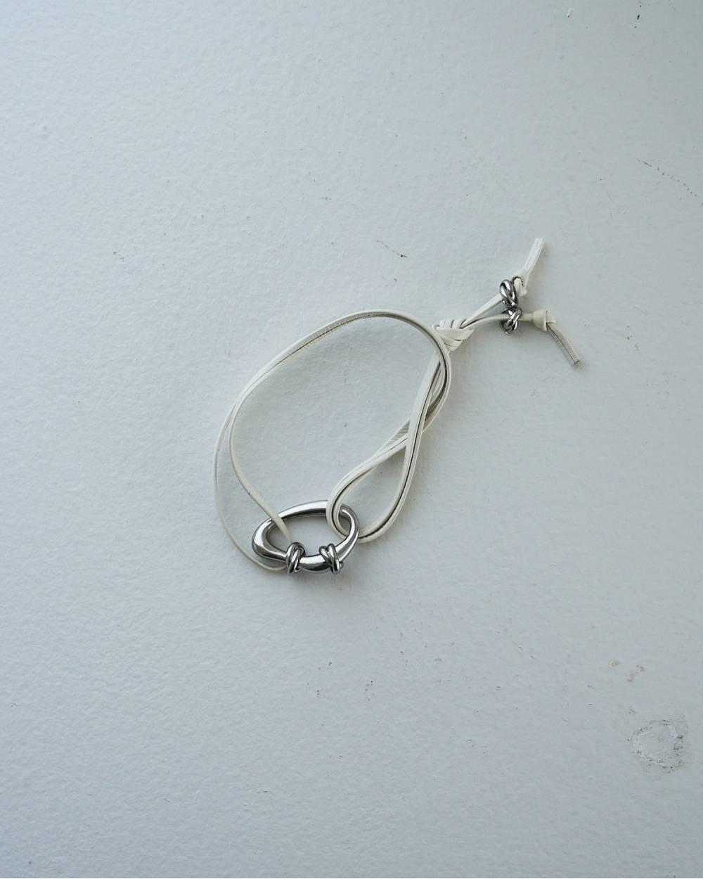 (ブランクレバッグ同梱)syk__nさま専用ページ:【 anuke 】Metal x Leather Bracelet ホワイト